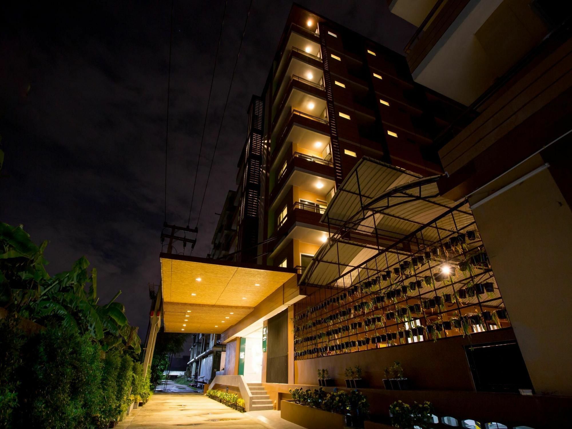 iChapter Suvarnabhumi Bangkok Exteriör bild