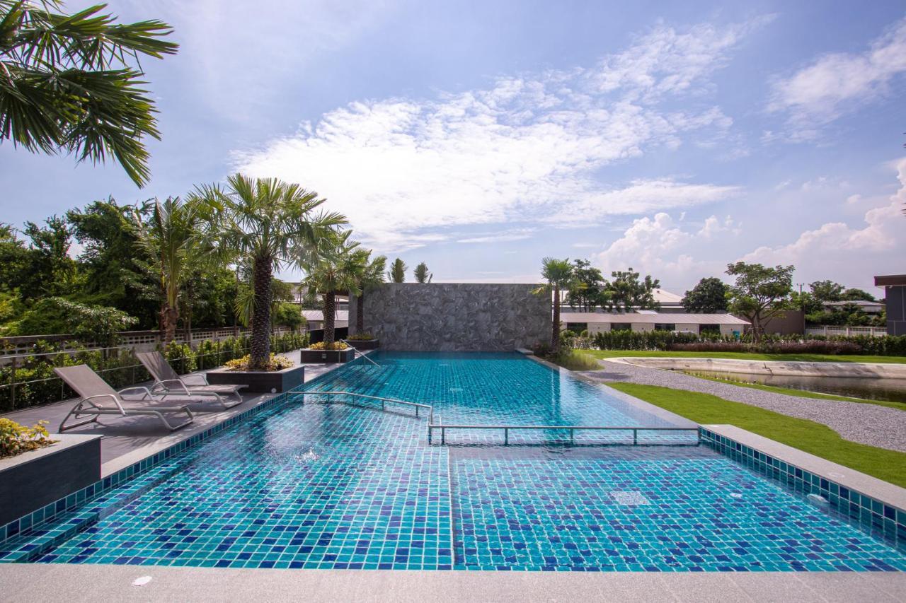 iChapter Suvarnabhumi Bangkok Exteriör bild